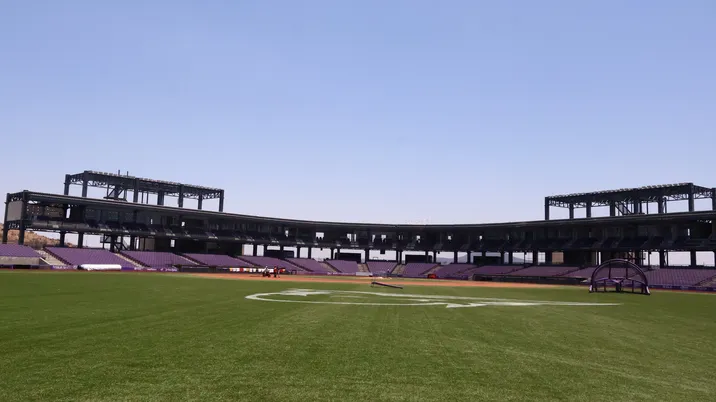 Ingenieros en el sitio de construcción